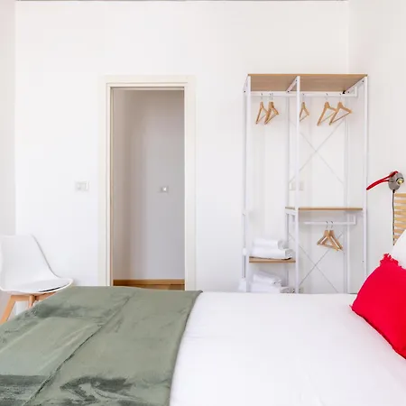Elegant With Two Bedrooms Roma