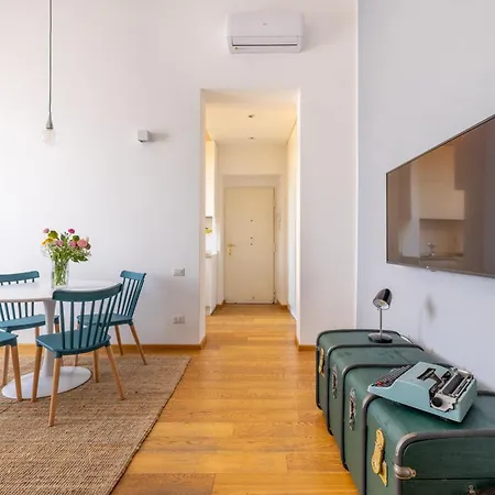 Elegant With Two Bedrooms דירה רומא